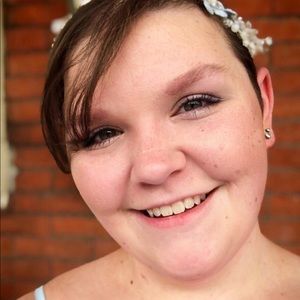 Meet your Posher, Sydni